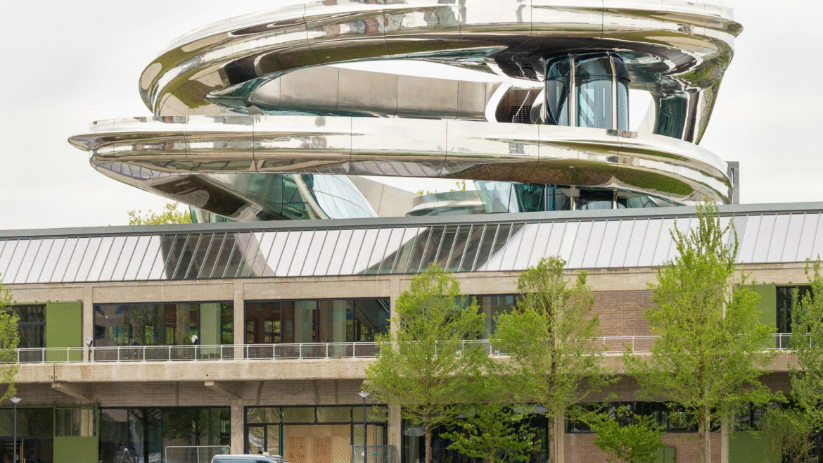 Imagen de la fachada del Museo Fenix de Rotterdam.