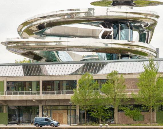 Imagen de la fachada del Museo Fenix de Rotterdam.