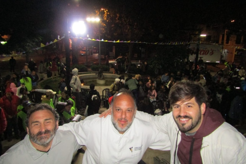 Matías Chapartegui con compañeros del grupo