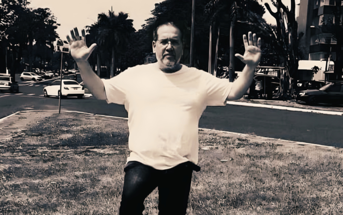 Douglas Diegues (1965), poeta brasileño-paraguayo. Referente ineludible del "portuñol salvaje".