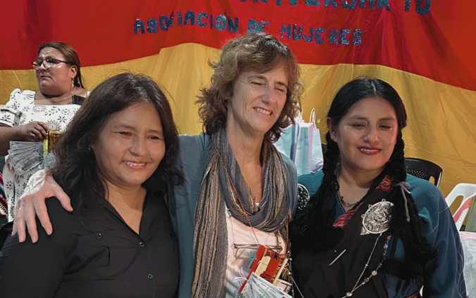 Gabriela Novaro, antropóloga e investigadora del CONICET, durante una celebración de la Asociación de Mujeres Bolivianas de Escobar.