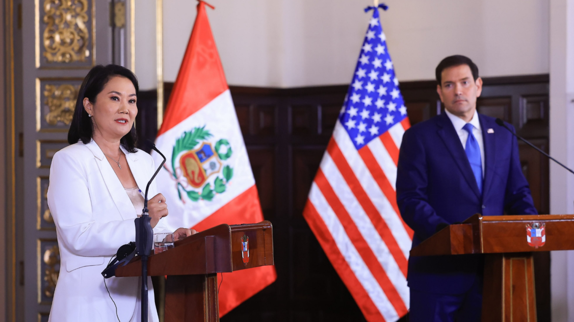 La presidenta de Perú, Keiko Fujimori junto a Marco Rubio, secretario de Estado de los EE. UU.