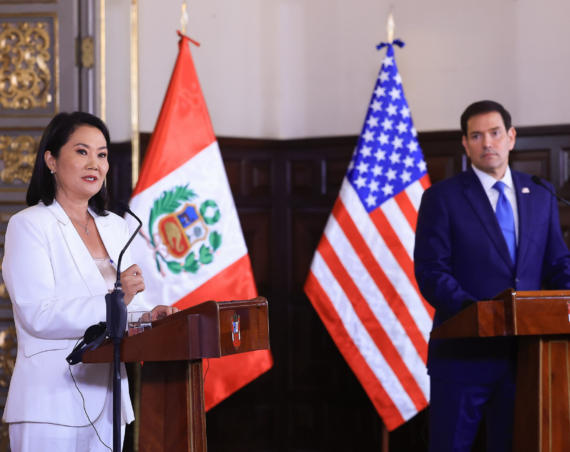 La presidenta de Perú, Keiko Fujimori junto a Marco Rubio, secretario de Estado de los EE. UU.