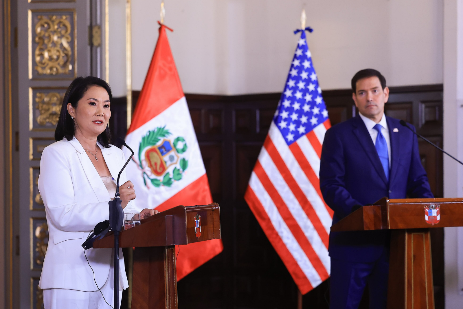 La presidenta de Perú, Keiko Fujimori junto a Marco Rubio, secretario de Estado de los EE. UU.