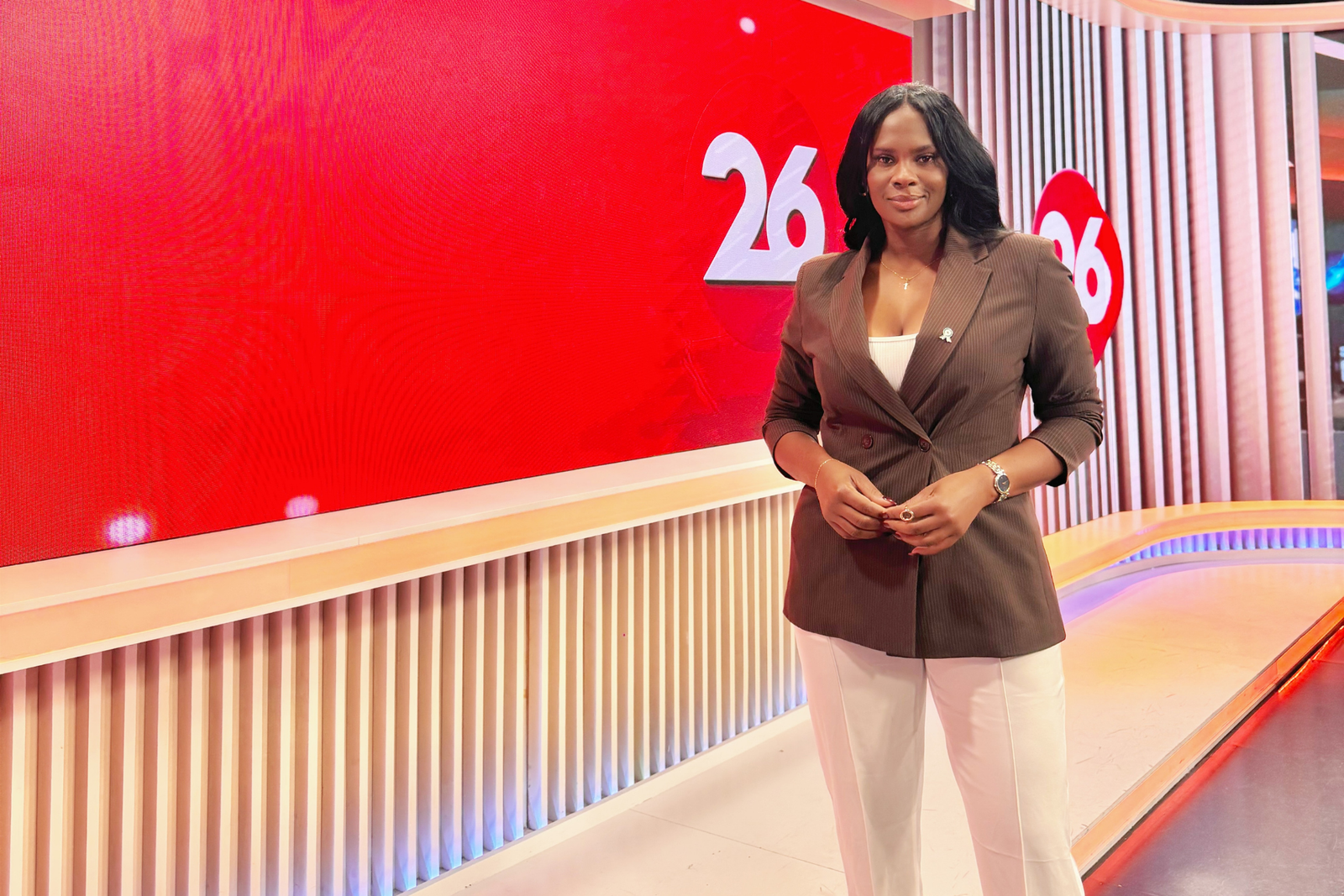 Zuleika Sánchez en el noticiero del canal 26