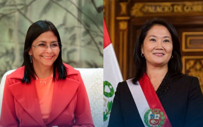 Delcy Rodríguez, con anteojos y saco rojo, y Keiko Fujimori, con la banda presidencial frente a la bandera del Perú, sonríen en una composición de dos fotografías.